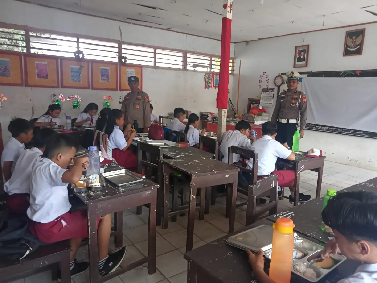Penyaluran Makanan Sehat Bergizi untuk 1.168 Pelajar di Kecamatan Langowan Timur